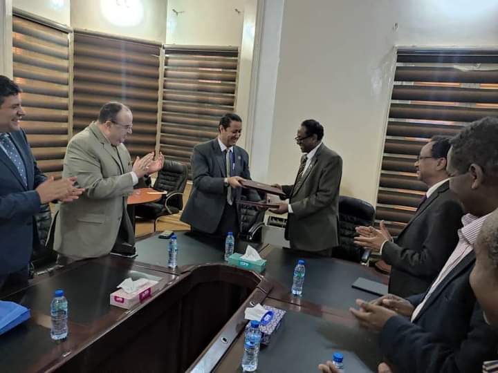 التوقيع على مذكرة تفاهم بين المعهد القومي المصري للبحوث الفلكية والجيوفيزيقية وجامعة الخرطوم