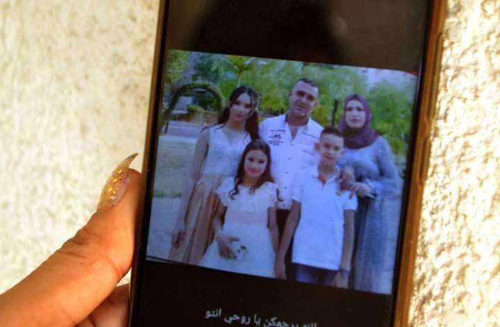 مصطفى وأبنائه الثلاثة قضوا في قارب الموت.. ونجت زوجته