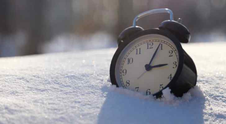 مختصان يؤيدان استمرار بالعمل بالتوقيتين الشتوي والصيفي في الأردن