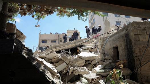 وقف استلام تبرعات لصالح متضرري حادثة انهيار مبنى اللويبدة اعتبارا من الشهر المقبل