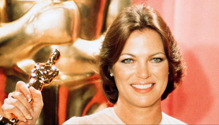 وفاة الممثلة لويز فليتشر صاحبة الأوسكار عن 88 عاما