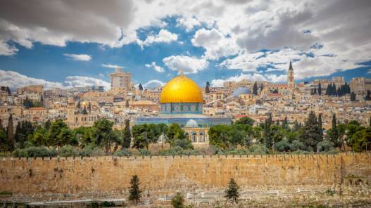 رئيس الوزراء: تعرضنا لضغوطات بسبب مواقفنا الثابتة والمشرفة إزاء قضايا الأمة