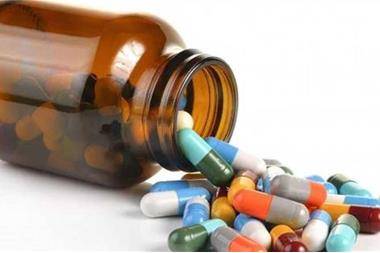 المهندسين والصيادلة تطويان الخلاف حول صرف علاجات التأمين