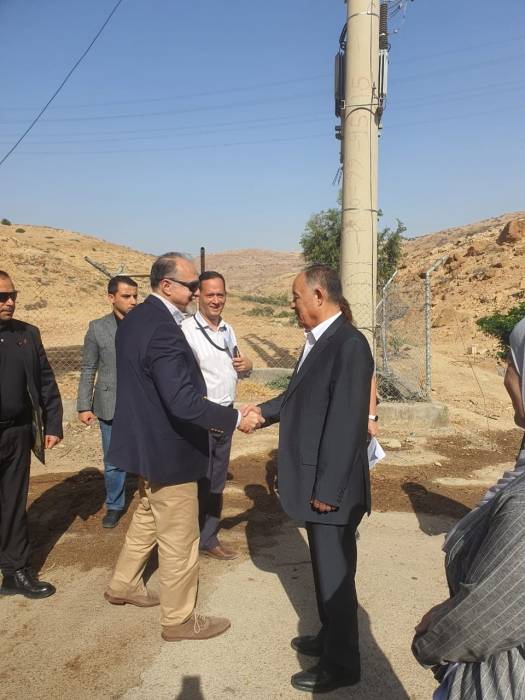 السفير الامريكي ووزير المياه والري  يطلعان على المشاريع المنفذة في وادي الاردن ...صور 