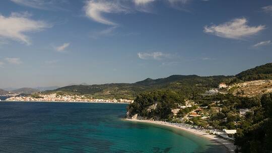 الأناضول: مسيرات تركية رصدت تسليح اليونان جزرا في إيجة