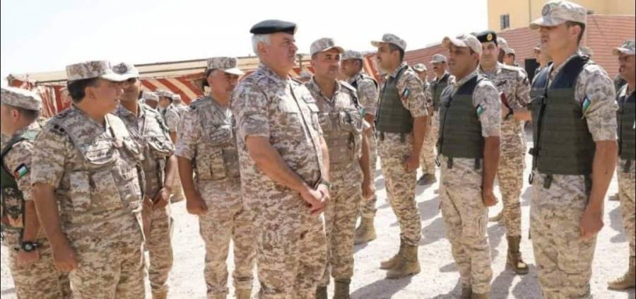 رئيس هيئة الأركان المشتركة يتفقد عدداً من وحدات حرس الحدود في المنطقة العسكرية الشرقية..صور 
