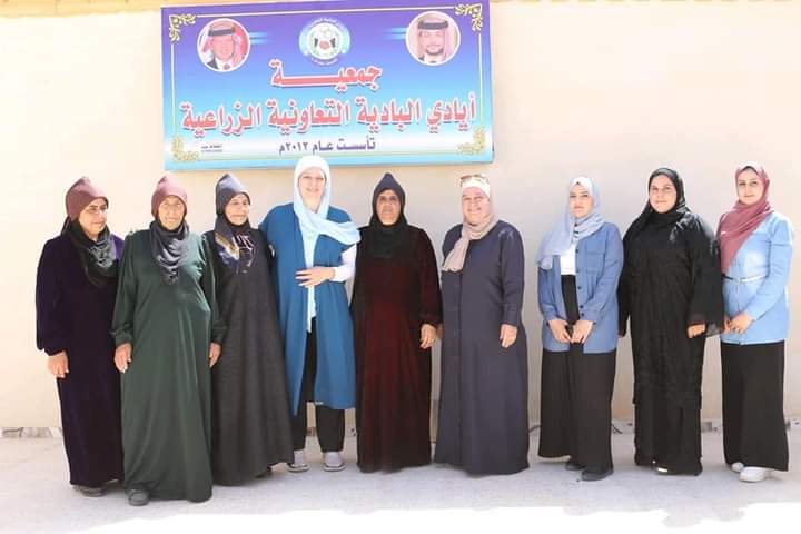 الاميرة بسمة بنت علي تزور جمعية ايادي البادية التعاونية وجمعية عناقيد الخير التعاونية