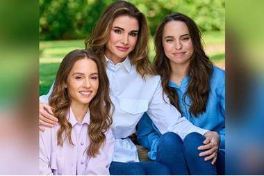 الملكة رانيا: أغلى بنتين وأعز صديقتين كل سنة وانتوا سالمين