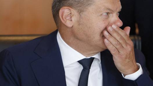 فحوصات تظهر إصابة شولتس بكورونا بعد زيارته السعودية والإمارات وقطر