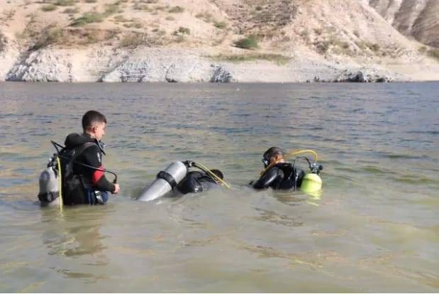 العثور على جثة الشاب الغريق في سد وادي العرب (صور)