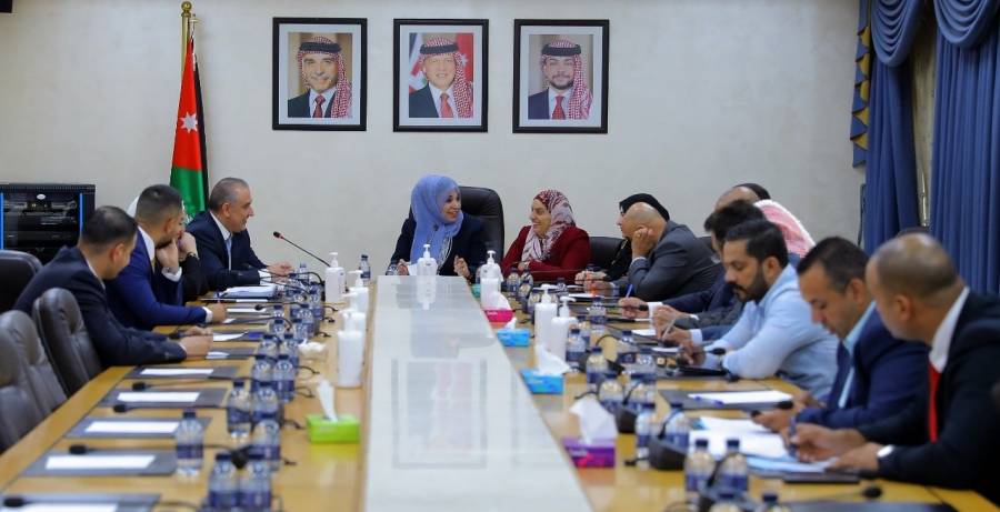 وزير التخطيط: تراجع كفاءات الموارد البشرية في القطاع العام