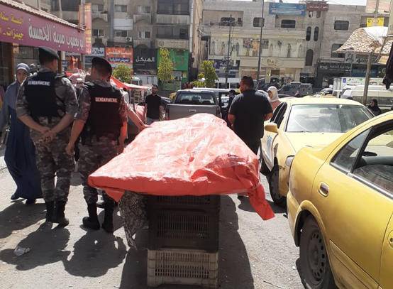 حملة لإزالة البسطات المخالفة في الرصيفة