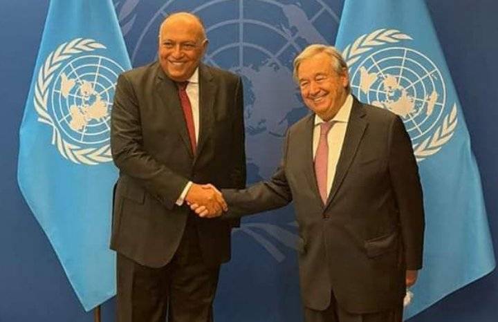 وزير الخارجية المصري يلتقي مع السكرتير العام للأمم المتحدة