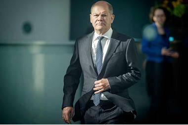 اصابة المستشار الألماني أولاف شولتس بفيروس كورونا