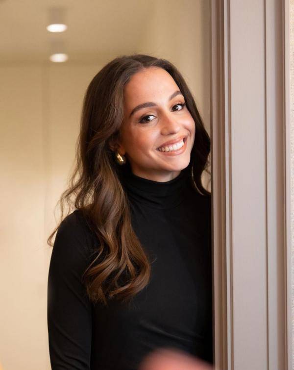 ولي العهد يهنئ الاميرة إيمان بعيد ميلادها