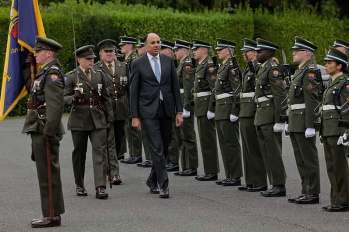 السفير المصري في أيرلندا يقدم أوراق اعتماده_صور