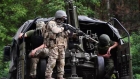 مقاتل في وحدة استطلاع روسية يعلق عن الجنود الأوكرانيين