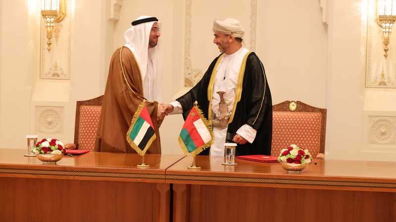 الإمارات وعُمان تؤسسان شبكة سكك حديدية بـ 3 مليارات دولار