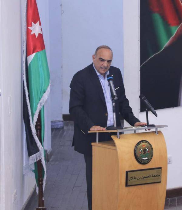 الخصاونة يعلن عن مجموعة مشاريع في معان