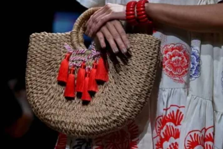 سلب مجوهرات بـ 3 ملايين يورو من برازيلية في أسبوع الموضة بباريس