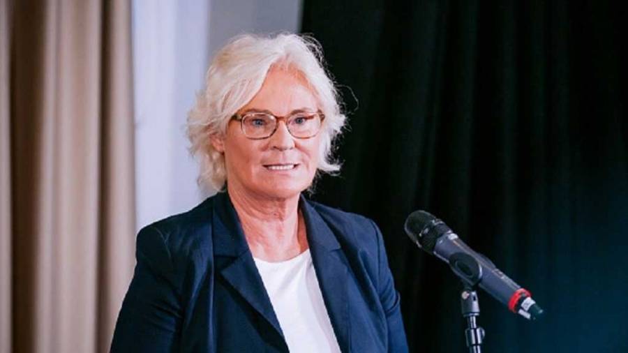 رسالة دعم عسكرية.. وزيرة الدفاع الألمانية تزور مولدوفا