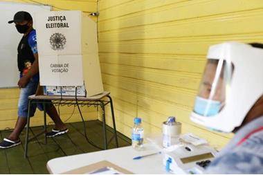 البرازيليون يدلون بأصواتهم لانتخاب رئيس جديد للبلاد