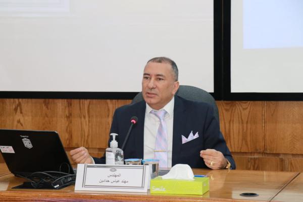 حدادين يحاضر في كلية الدفاع الملكية