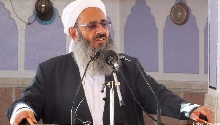 زعيم السنة بإيران يتهم قناصة بقتل المصلين في مجزرة زاهدان