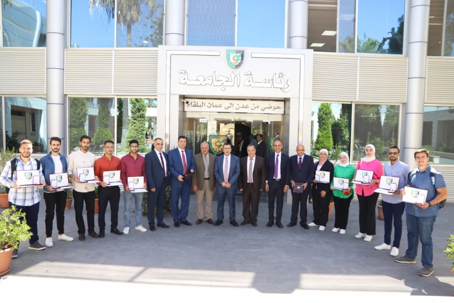 العجلوني يكرم طلبة البلقاء التطبيقية ومشرفيهم الفائزين في مسابقة Fire Fighter contest 2022