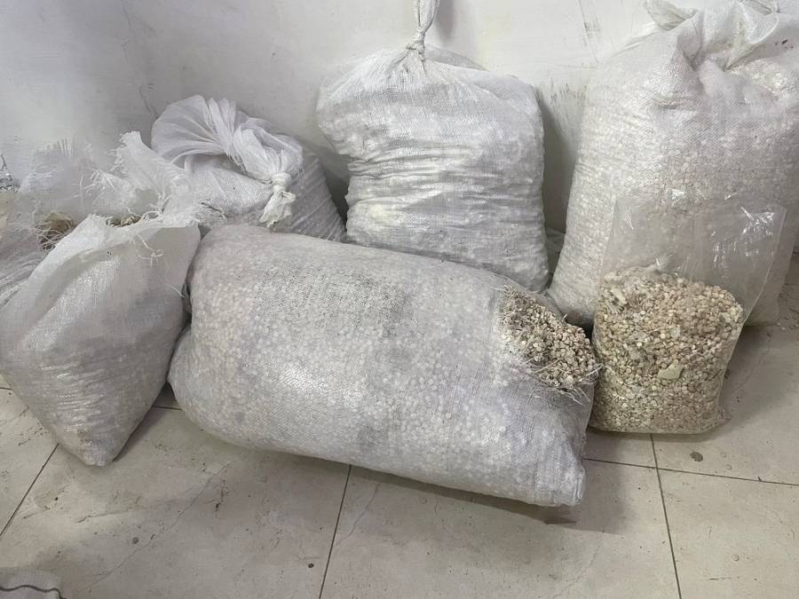 مكافحة المخدرات والجمارك يحبطان محاولتي تهريب كميات كبيرة من الحبوب المخدرة