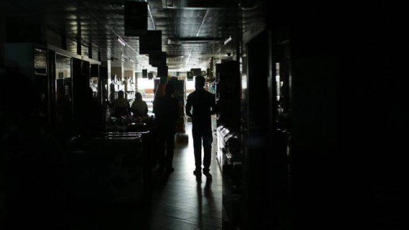 عطل يقطع التيار عن 130 مليون شخص في بنغلاديش