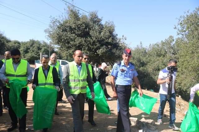 عجلون : اطلاق حملة النظافة الوطنية في غابات اشتفينا _صور