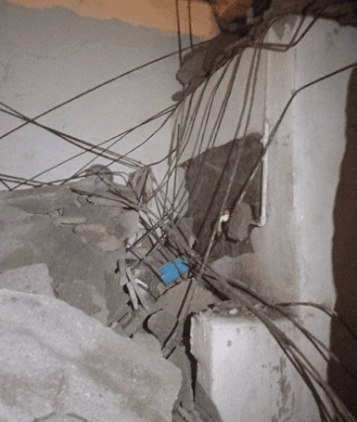 نجاة عائلة من انهيار سقف منزل بالطفيلة_صور