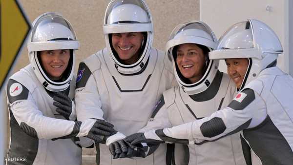 وصول طاقم من سبيس إكس إلى محطة الفضاء الدولية