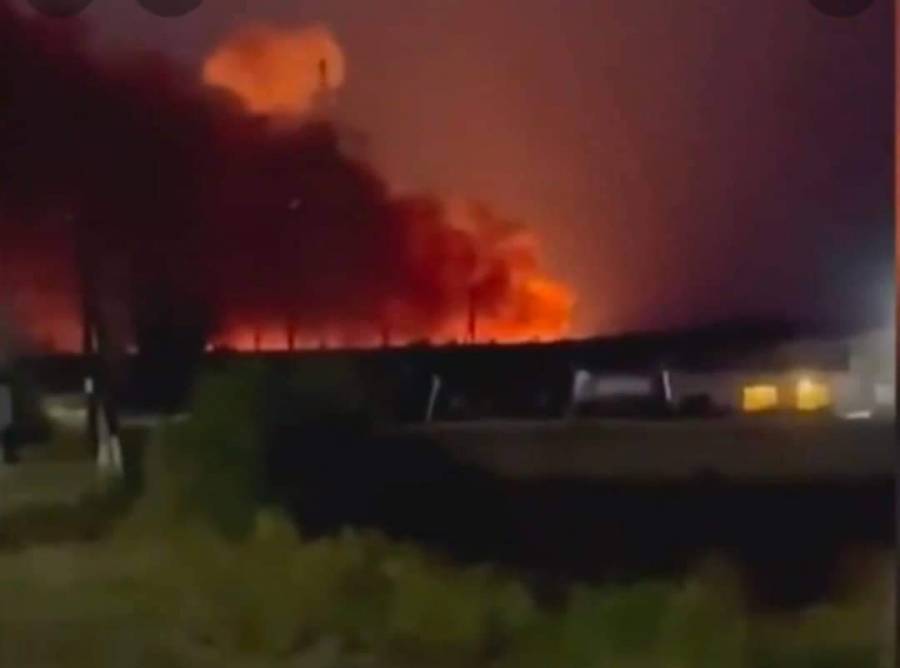 اندلاع حريق ضخم في جسر القرم الروسي