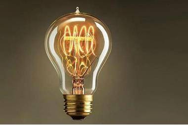 الخرابشة: إضاءة 300 منزل الشهر الماضي بكلفة 854 ألف دينار من فلس الريف