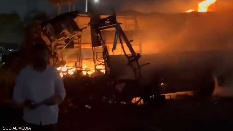 قتلى باحتراق حافلة بالهند.. التهمتهم النيران أثناء نومهم