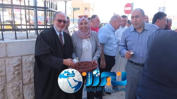 بمناسبة ذكرى المولد النبوي الشريف بلدية مادبا الكبرى تحتفل بتوزيع الحلوى على المواطنين _صور