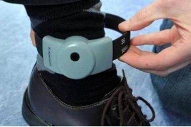 وزارة العدل توضح حول السوار الإلكتروني