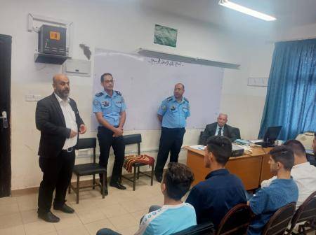 المخدرات وآثارها على أبنائنا محاضرة في مركز لواء الوسطية