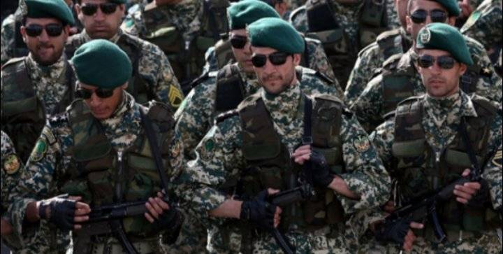 حشود عسكرية كبيرة للحرس الثوري الإيراني قرب الحدود العراقية