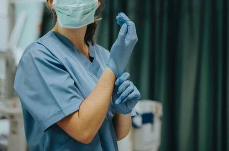 الممرضين: الزي الرسمي حرية شخصية ضمن الضوابط المهنية