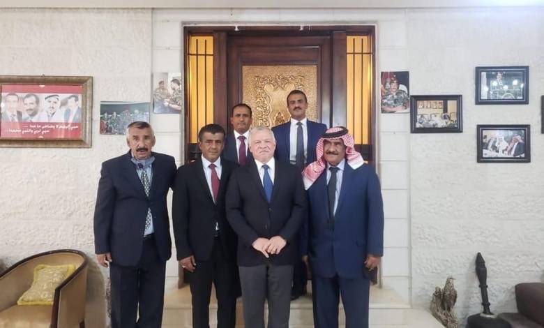 الملك يزور منزل العين جمال الشوابكة معزياً