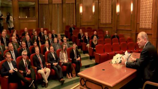 وزير الخارجية يستقبل وفدا مشاركا بالدورة التنفيذية العليا في كلية الدفاع الوطني النرويجية