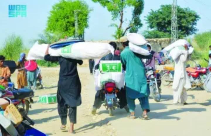 سلمان للإغاثة يوزع مساعدات في لبنان وباكستان وبنجلاديش واليمن