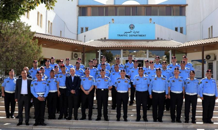 مدير الأمن العام يزور إدارة السير، ويؤكد على تنفيذ الإستراتيجية المرورية...صور