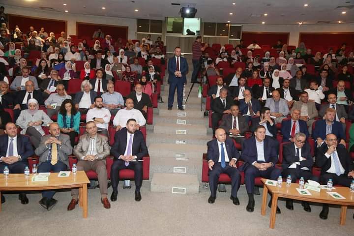 إدارة مكافحة المخدرات تشارك في اليوم العلمي في الجامعة الاردنية