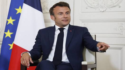 ماكرون: على بوتين أن يعود الى طاولة المفاوضات في شأن أوكرانيا