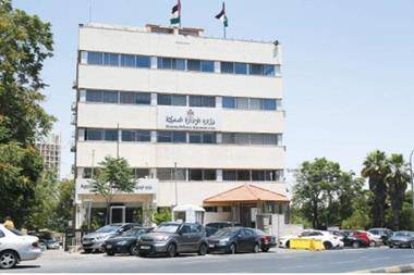 بلديات تمنح تسهيلات وأقساط ميسرة للمواطنين  تفاصيل