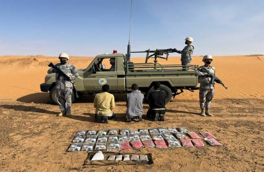 إحباط تهريب (36) كيلوجرامًا من مادة الحشيش و(5548) قرص إمفيتامين بنجران في السعودية